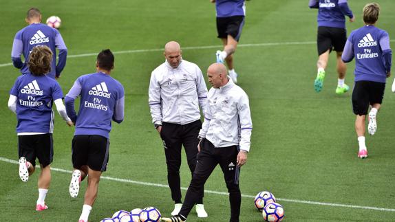 Zidane, durante un entrenamiento en Valdebebas. 