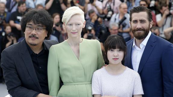 Parte del reparto de 'Okja', en el festival de Cannes. 