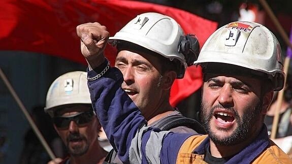 Protesta de un trabajador de la Hullera Vasco Leonesa