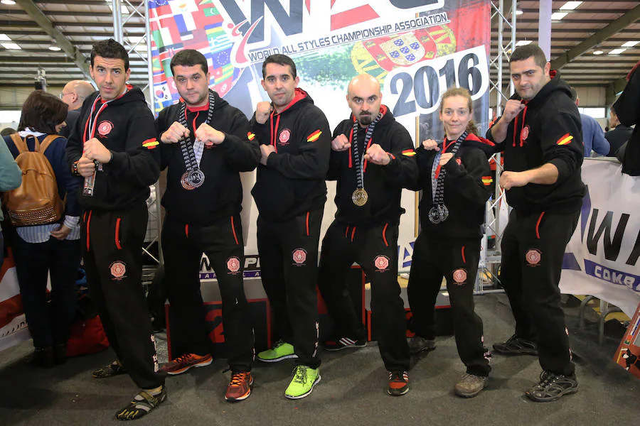 El equipo berciano Kajujenbo, durante su participación en el Campeonato del Mundo de Artes Marciales.
