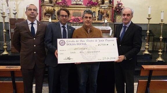 El Dulce Nombre dona 6.000 euros recaudados con las sillas de El Encuentro