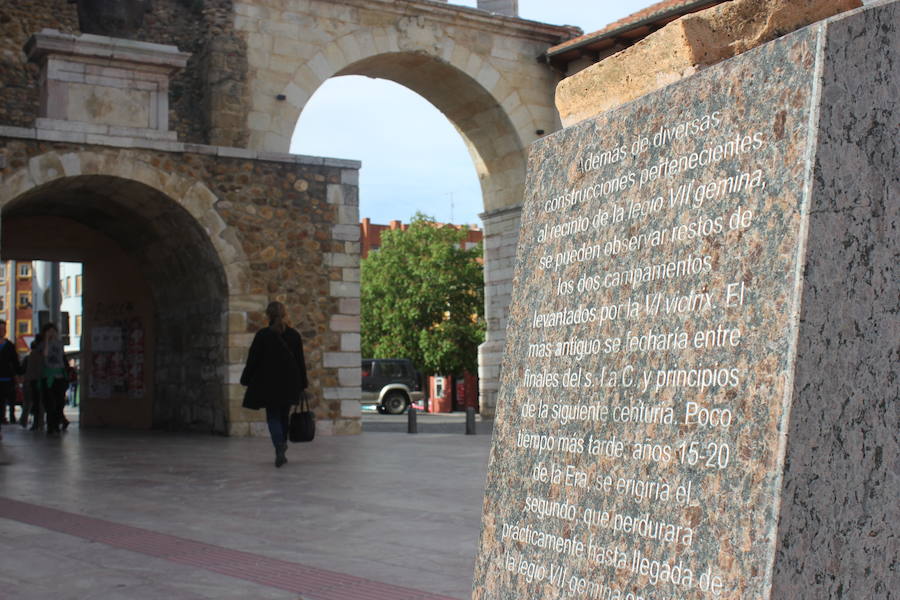 La ciudad de León cuenta con cuatro puertas de origen romano.