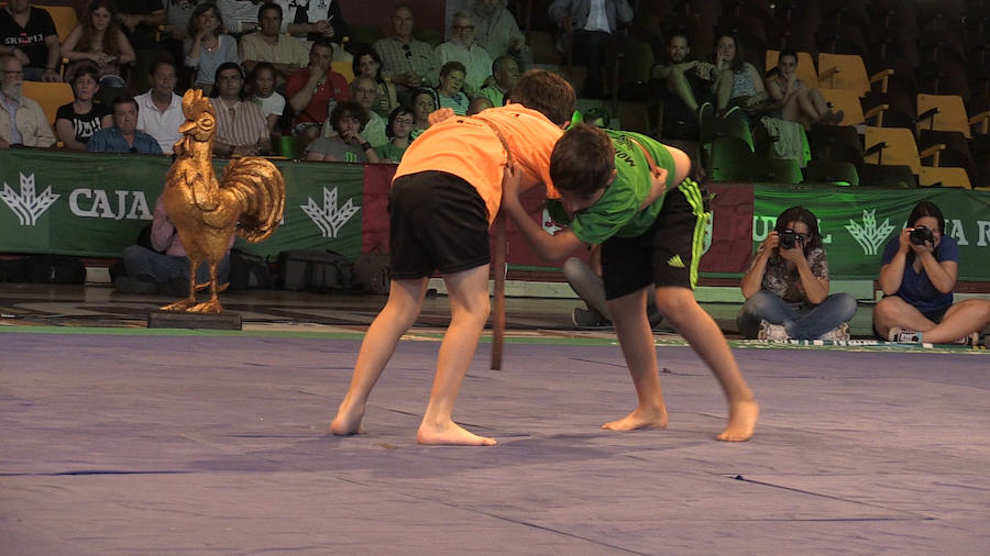 El duelo entre 'naranjas' y 'verdes' fue el protagonista en el Palacio