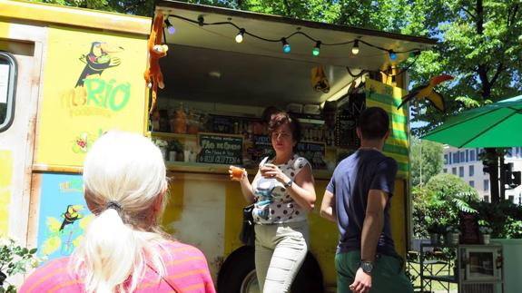 Una de las 'food trucks' instaladas en el Parque de San Francisco. 