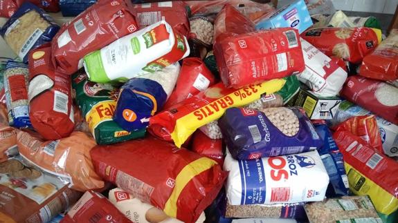 Cáritas de Ponferrada hace llegar a 451 familias desfavorecidas más de 24 toneladas de alimentos