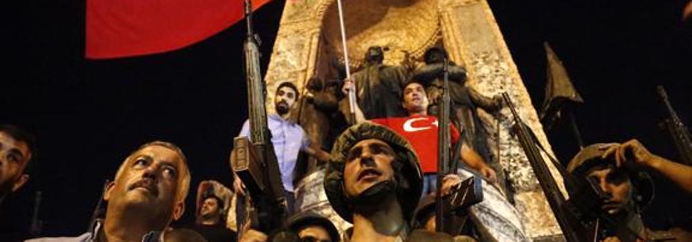 Una periodista leonesa en Estambul: «Ayer sentí terror y pánico, pero hoy tengo claro que continuaré aquí»