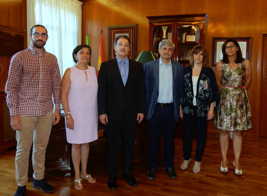 Un acuerdo entre la ULE y el Ayuntamiento de Astorga impulsan nuevos proyectos educativos y culturales