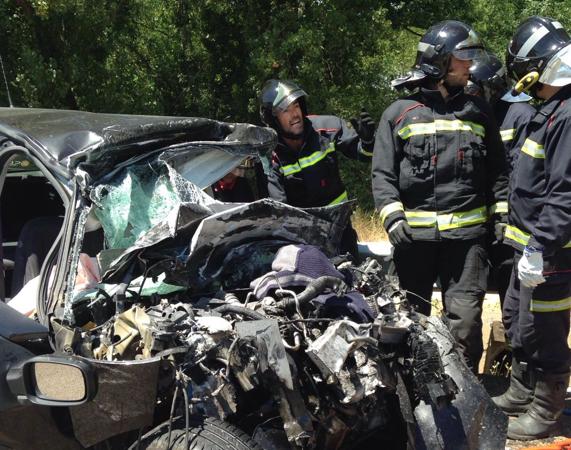 Fallece el conductor de un vehículo tras colisionar con un autobús en Hospital de Órbigo