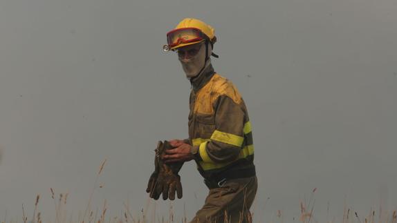 Un efectivo de las Brif, durante uno de los incendios.