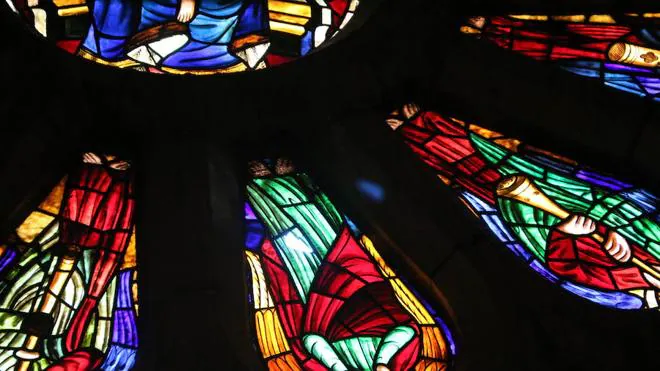 La Catedral de León avanza en la restauración de sus vidrieras con 850  metros en lista de espera | leonoticias