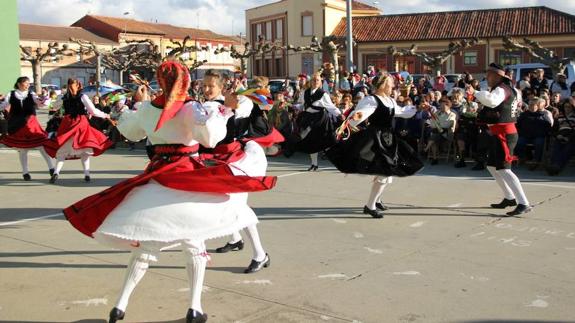 Momento del Festival Folclórico.