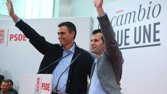 Pedro Sánchez junto a Luis Tudanca.