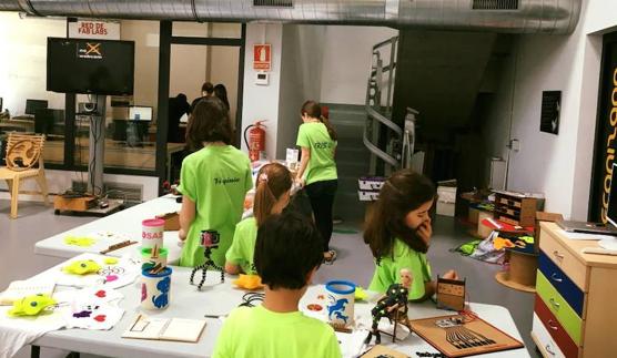 FabLab León inicia sus programas tecnológicos 'Poderosas León' y 'Jovenes Makers'