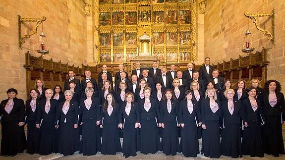 La Coral Isidoriana lleva a Cármenes la navidad