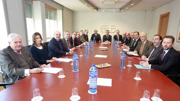 Empresarios de León, Galicia, Asturias y Cantabria presentan la nueva plataforma para el impulso logístico del noroeste español. 