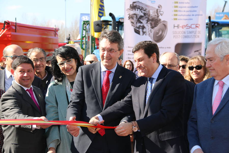 El alcalde de Valencia y el consejero de Empleo inauguran la feria de febrero.