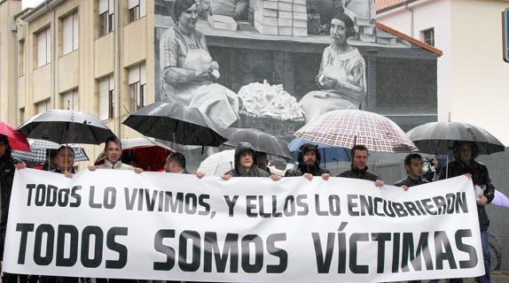 Los manifestantes, recorriendo las calles de Astorga este sábado.