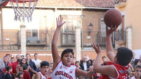 El torneo se ha clausurado con un partido entre el campeón y un combinado de jugadores del resto de equipos.