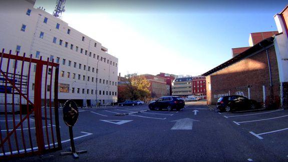 Una de las entradas al parking de Santa Nonia.