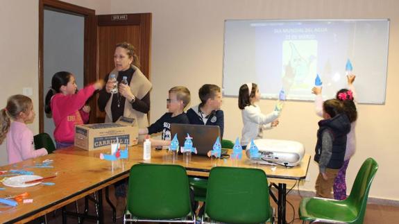 Algunos de los niños asistentes al taller.