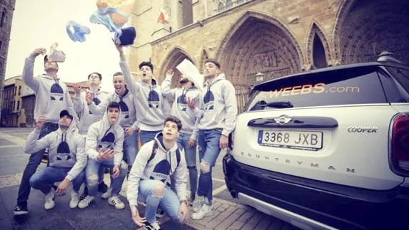 Grupo de influencers, durante su recorrido por León.