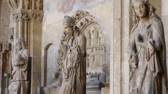 Estatuas originales de la fachada de la Catedral.