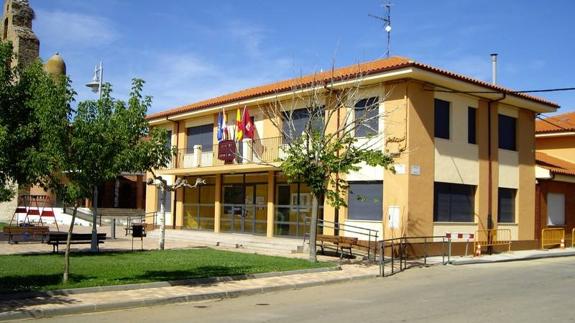 Fachada principal del Ayuntamiento de Zotes del Páramo.