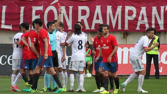 Regalón, en el momento de ser expulsado.