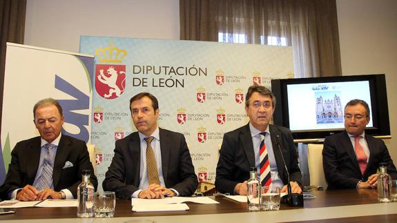 José Luis Prieto, Javier Ramírez, Juan Martínez Majo y Fernando Salguero, durante la presentación del congreso de la Unav.