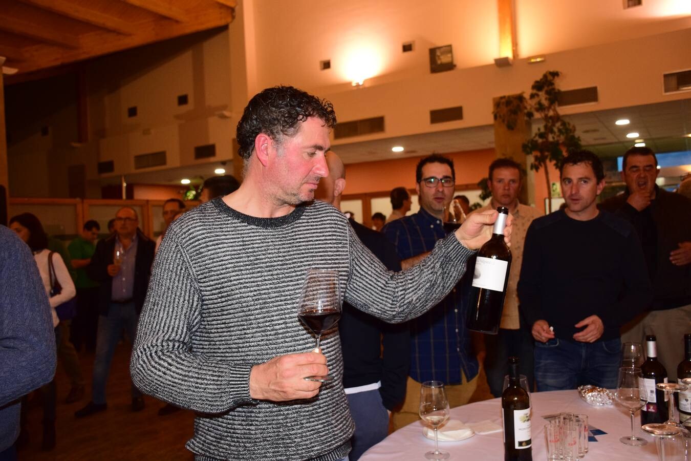 Tras la jornada de juego, los participantes disfrutaron de una cata de los vinos de Finca Valpiedra.