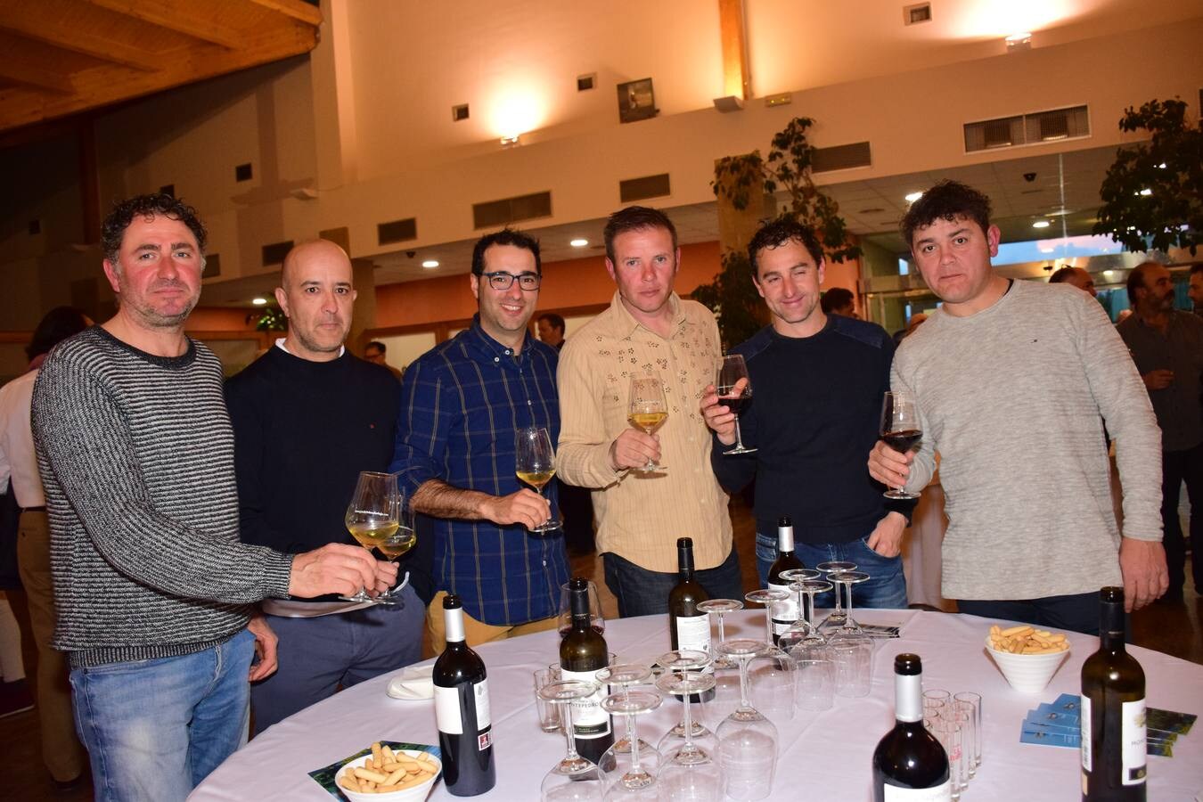 Tras la jornada de juego, los participantes disfrutaron de una cata de los vinos de Finca Valpiedra.