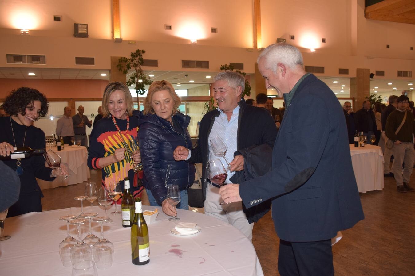 Tras la jornada de juego se puedo disfrutar de la cata de dos vinos de Bodegas Tobelos.