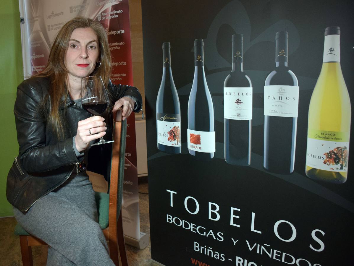 Tras la jornada de juego se puedo disfrutar de la cata de dos vinos de Bodegas Tobelos.