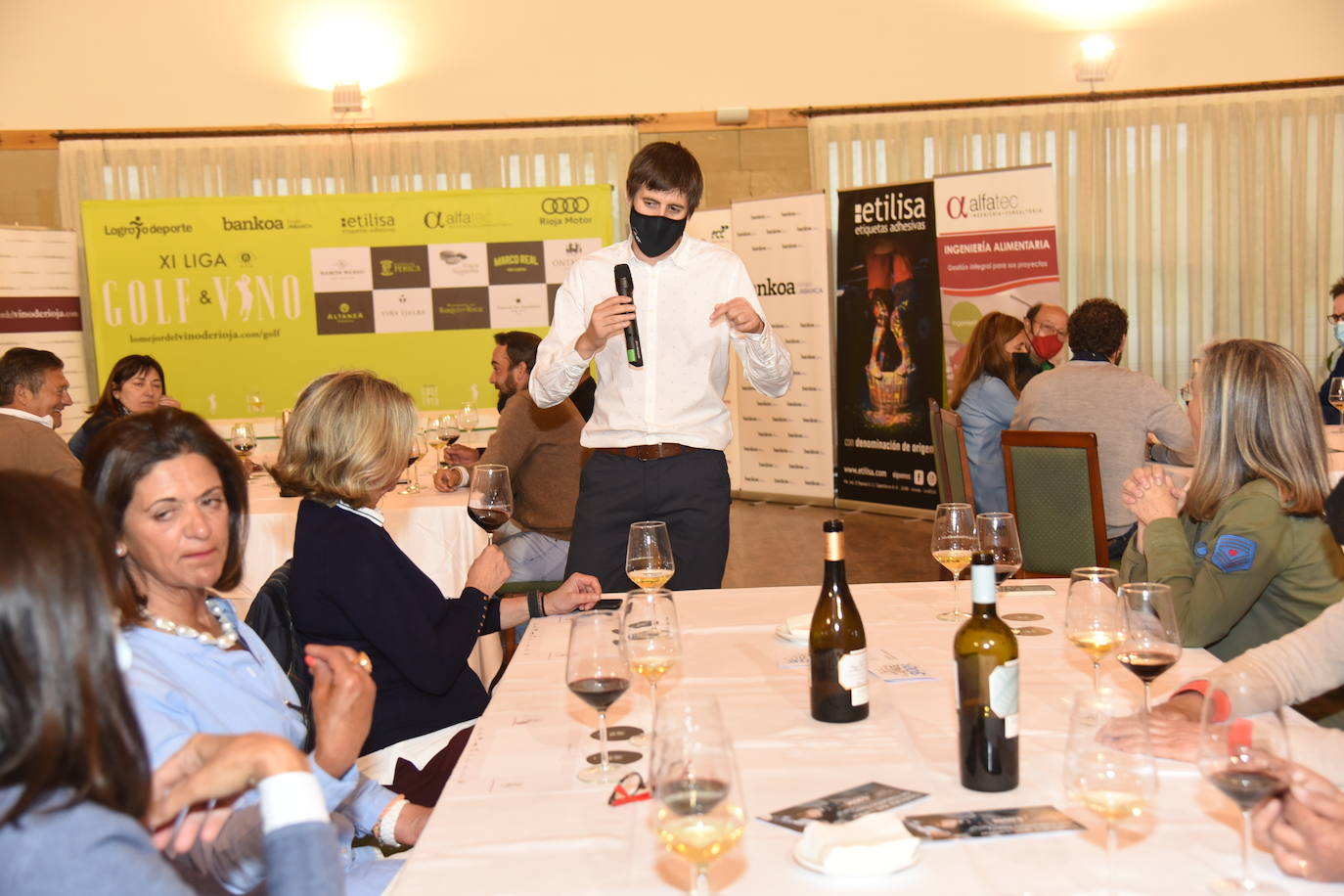 Entrega de premios a los ganadores del Torneo Viña Ijalba, de la Liga de Golf y Vino.
