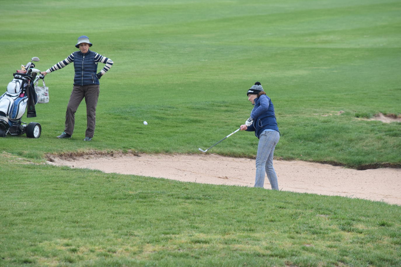 Imágenes de los jugadores durante el Torneo Viña Ibalba, de la Liga de Golf y Vino.