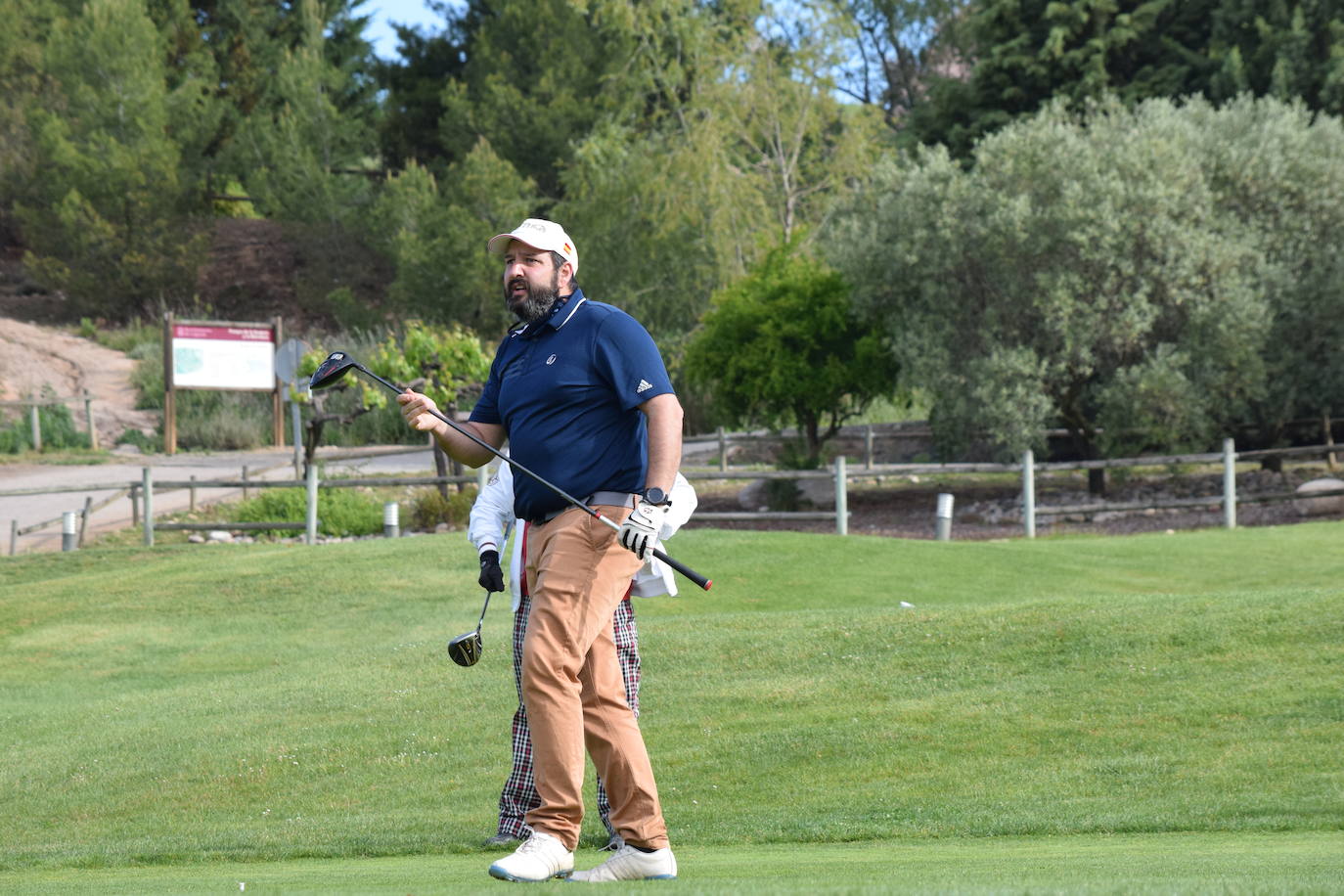 Los participantes el el torneo Bodegas Marco Real de la Liga de Golf y Vino disfrutaron de un gran día de golf en El Campo de Logroño.