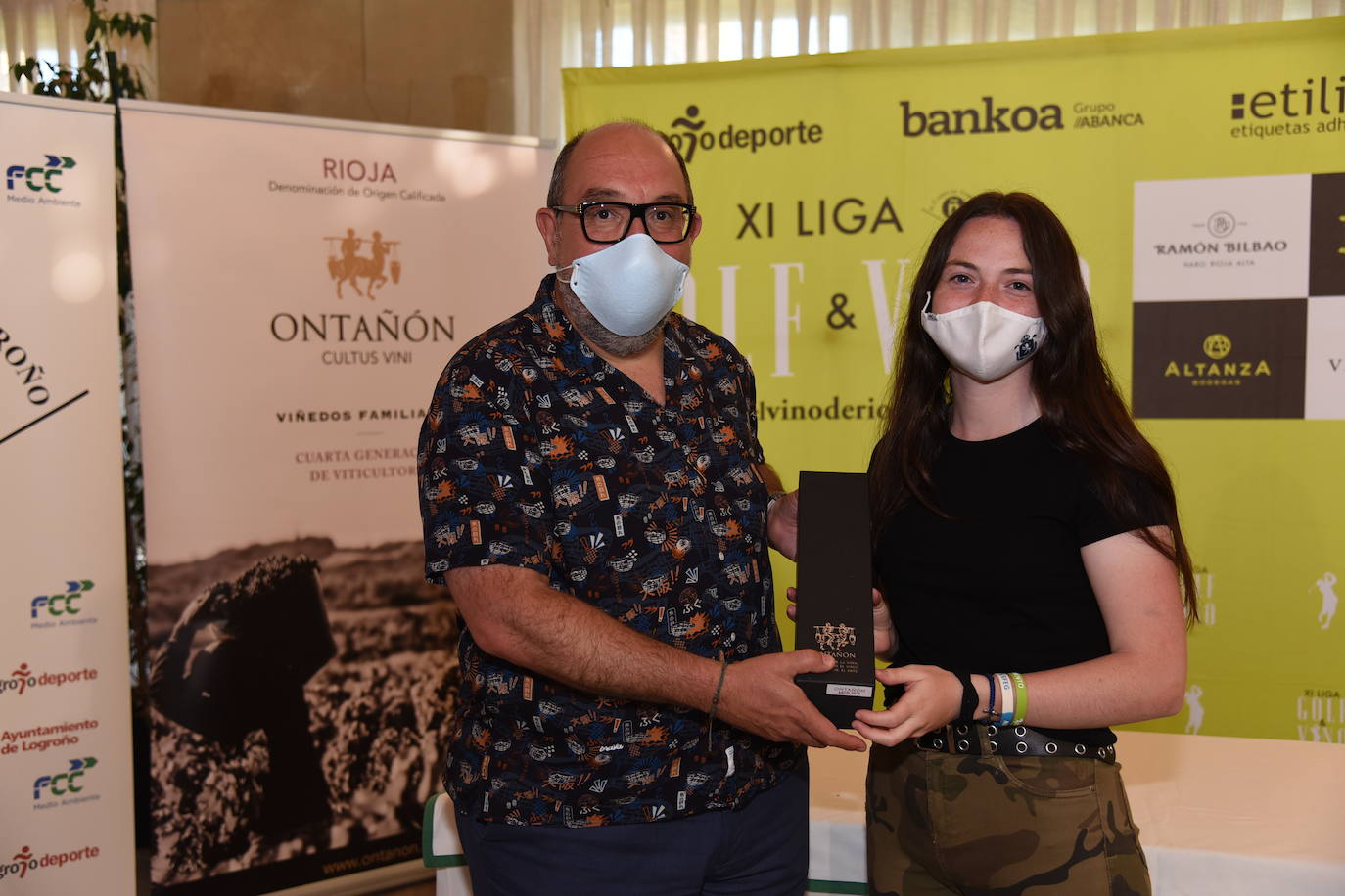 Los ganadores del Torneo Bodegas Ontañón, de la Liga de Golf y Vino, recibieron sus premios.