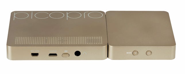 Picopro es un pequeño muy pequeño proyector portátil, perfecto para convertir tus fotos o películas en protagonistas de la pantalla grande.
