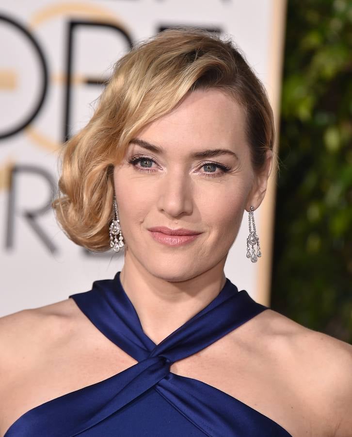 La actriz ha lucido un falso bob ladeado y un maquillaje natural, un look muy acertado.