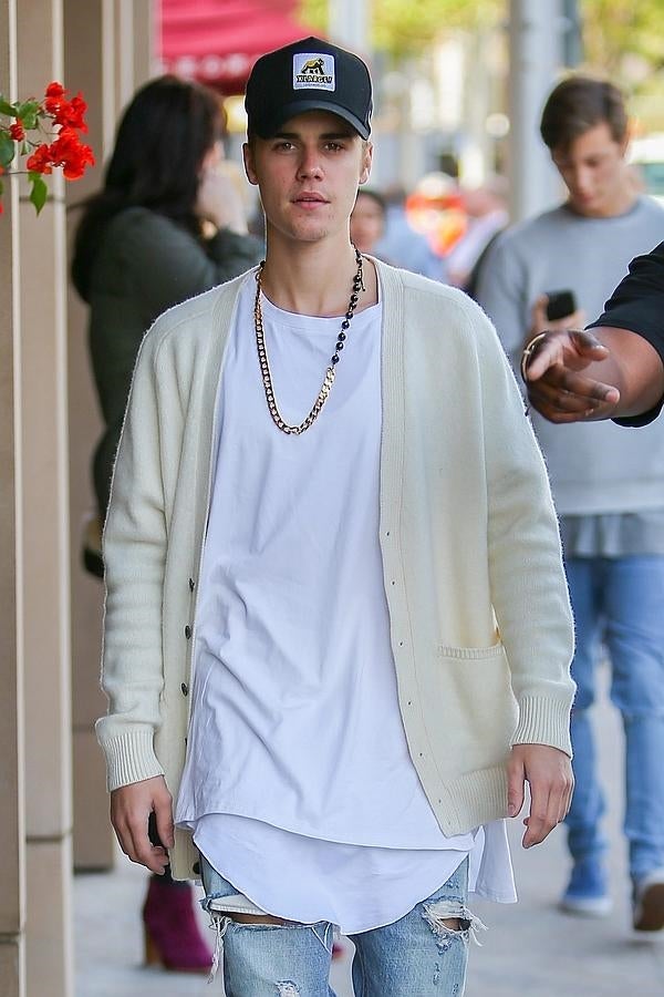 Cada vez que Justin Bieber se pasa de la raya, aparece su mánager para justificarle aludiendo al estrés que padece.