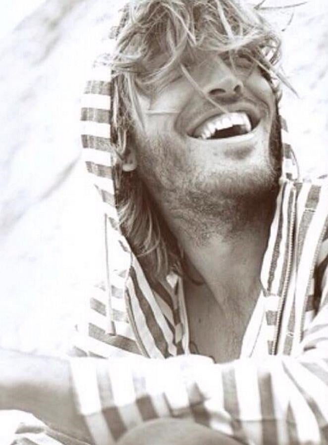 Adrián Roma es la persona con la que Ana Fernández le da una nueva oportunidad al amor 10 meses después de perder a Santi Trancho en un accidente de tráfico.