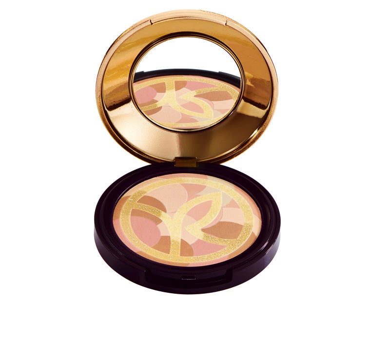 Polvos compactos de Bambú de Yves Rocher (Precio: 14,95€). A cualquier hora del día y en cualquier lugar podrás darte un poco de color en el rostro o acabar con los antiestéticos brillos de la frente.