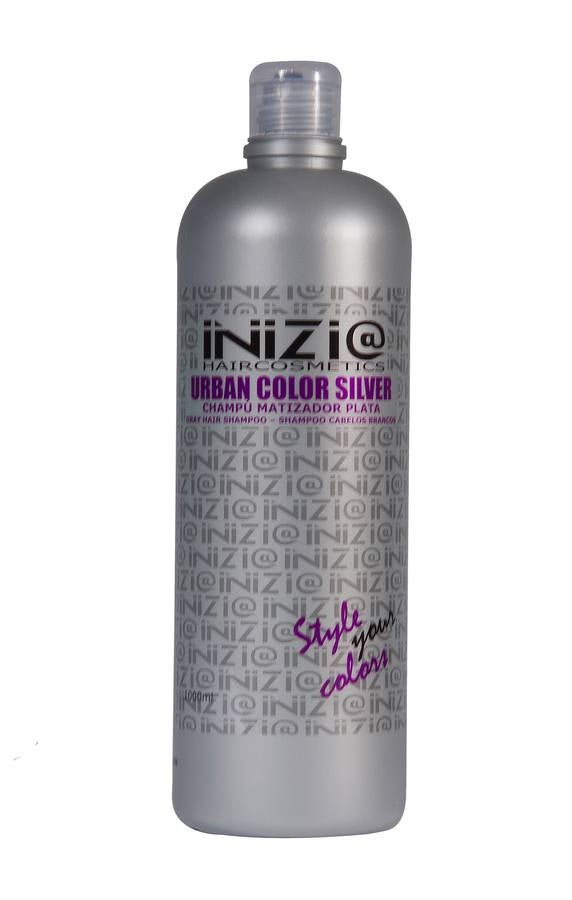 Un champú post color con pigmentos violáceos que favorece el mantenimiento del tono del tinte o mecha, y realiza una matización excelente sobre los cabellos canosos o rubios. Además, añade la máxima hidratación gracias a su alto componente de provitamina B-5, aportando cuerpo y brillo a la melena. El extracto de avena aportar un efecto acondicionador. (Precio: 30€).