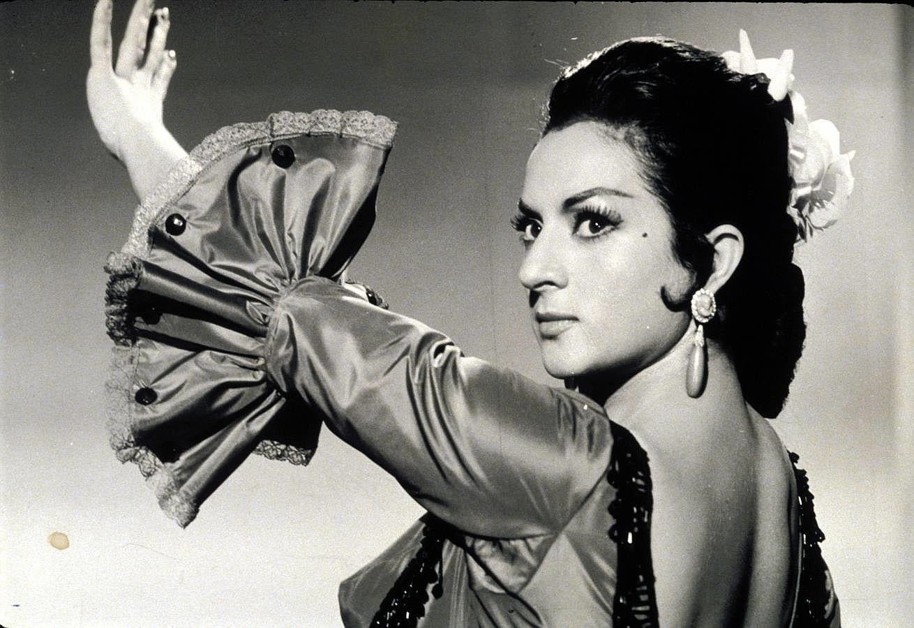 En 1979 Lola Flores iba a actuar en el Madison Square Garden de Nueva York, y The New York Times publicitó su concierto con el que se convertiría en la mejor definición de La Faraona: "no canta ni baila, pero no se la pierdan". Nada más que añadir.