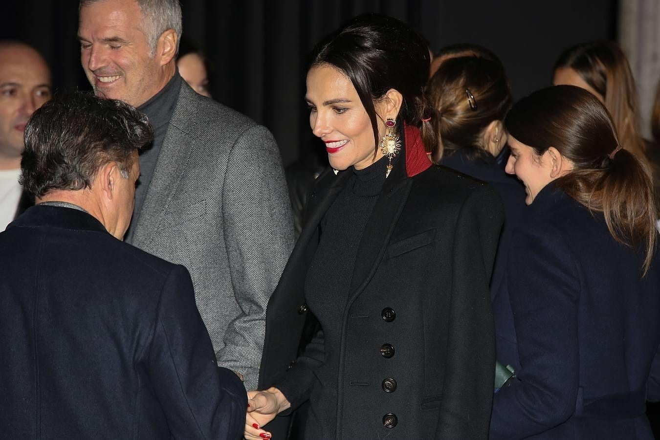 La española descubiró de primera mano las propuestas de Donatella Versace.