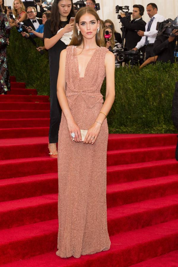 La bloguera fue una de las asistentes a una de las alfombras rojas más esperadas.