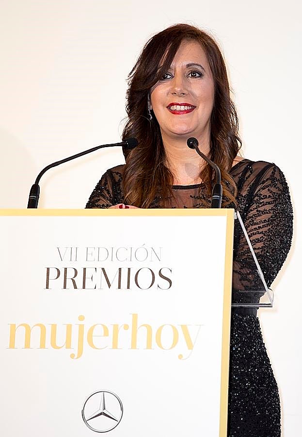 La escritora Dolores Redondo, durante su intervención en la gala de los VII Premios Mujerhoy en la que agradeció la entrega del galardón.