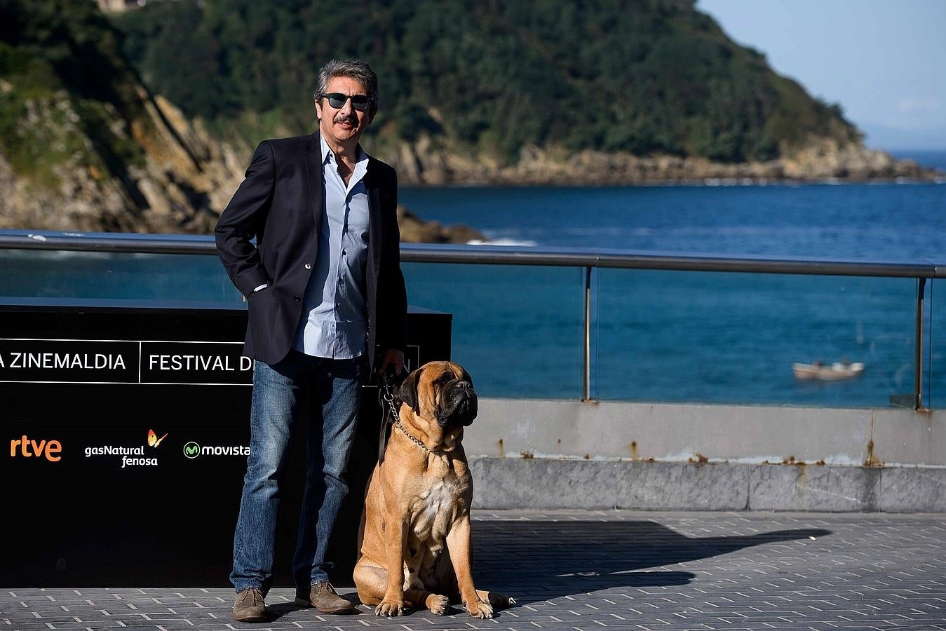 El actor, con un look de día 'casual chic'