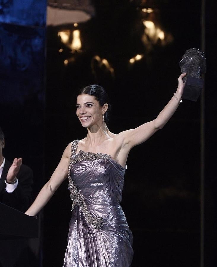 Después de muchas nominaciones, Maribel Verdú conseguía su primer premio gracias a 'Siete mesas de billar francés'.