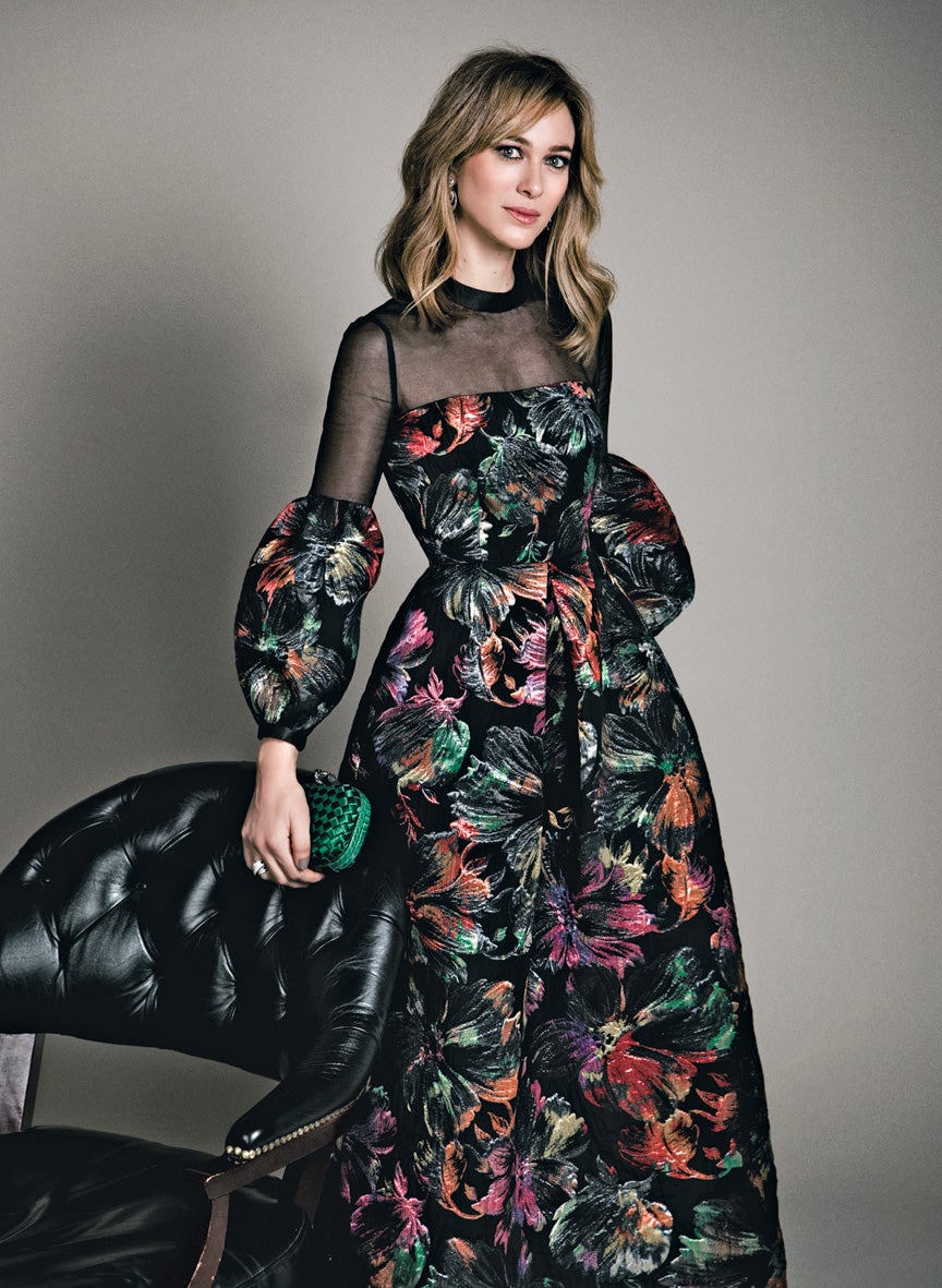 La actriz Marta Hazas brilló con un diseño bordado de Luis Alonso.